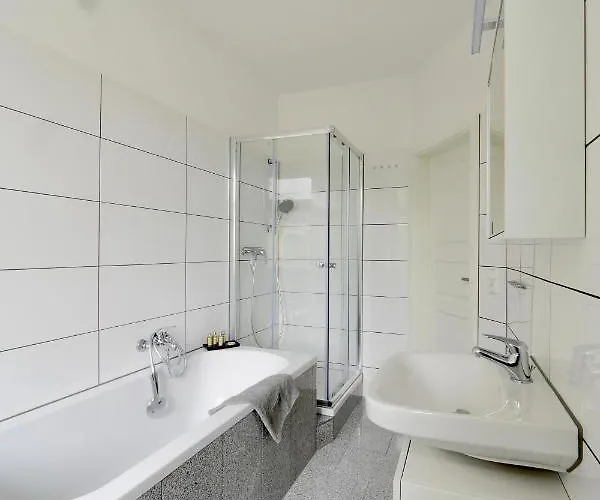 Altstadtjuwel Am Hospitalplatz - 3 Mit Balkon * Ερφούρτη